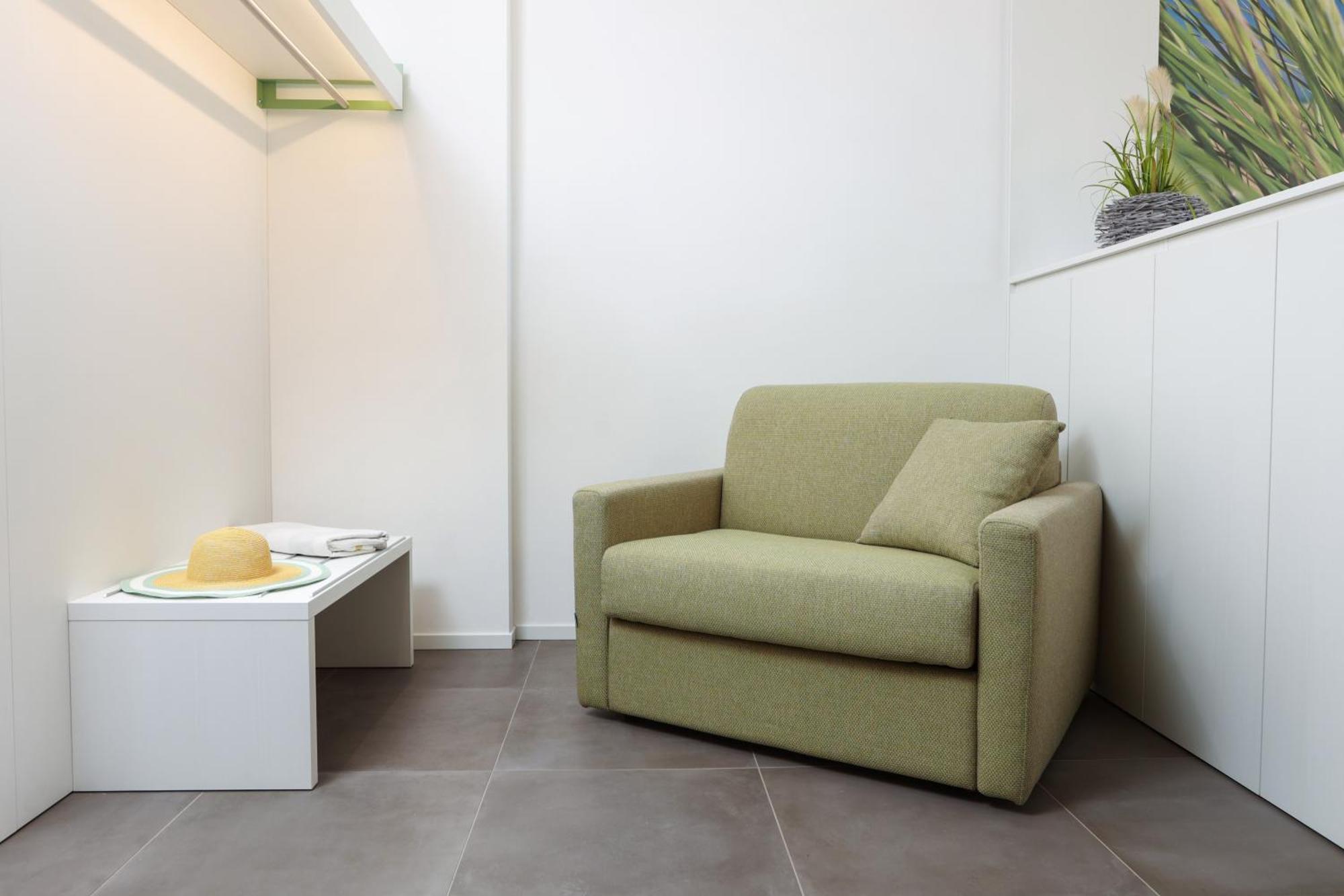 Hotel Luciana Бибионе Екстериор снимка