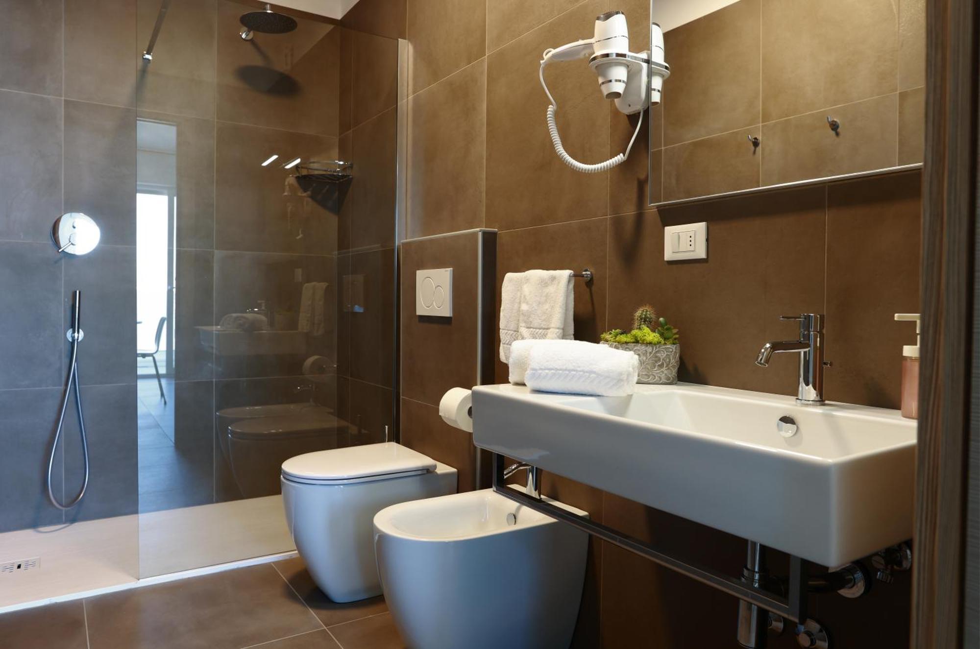 Hotel Luciana Бибионе Екстериор снимка