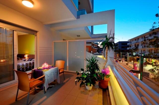 Hotel Luciana Бибионе Екстериор снимка