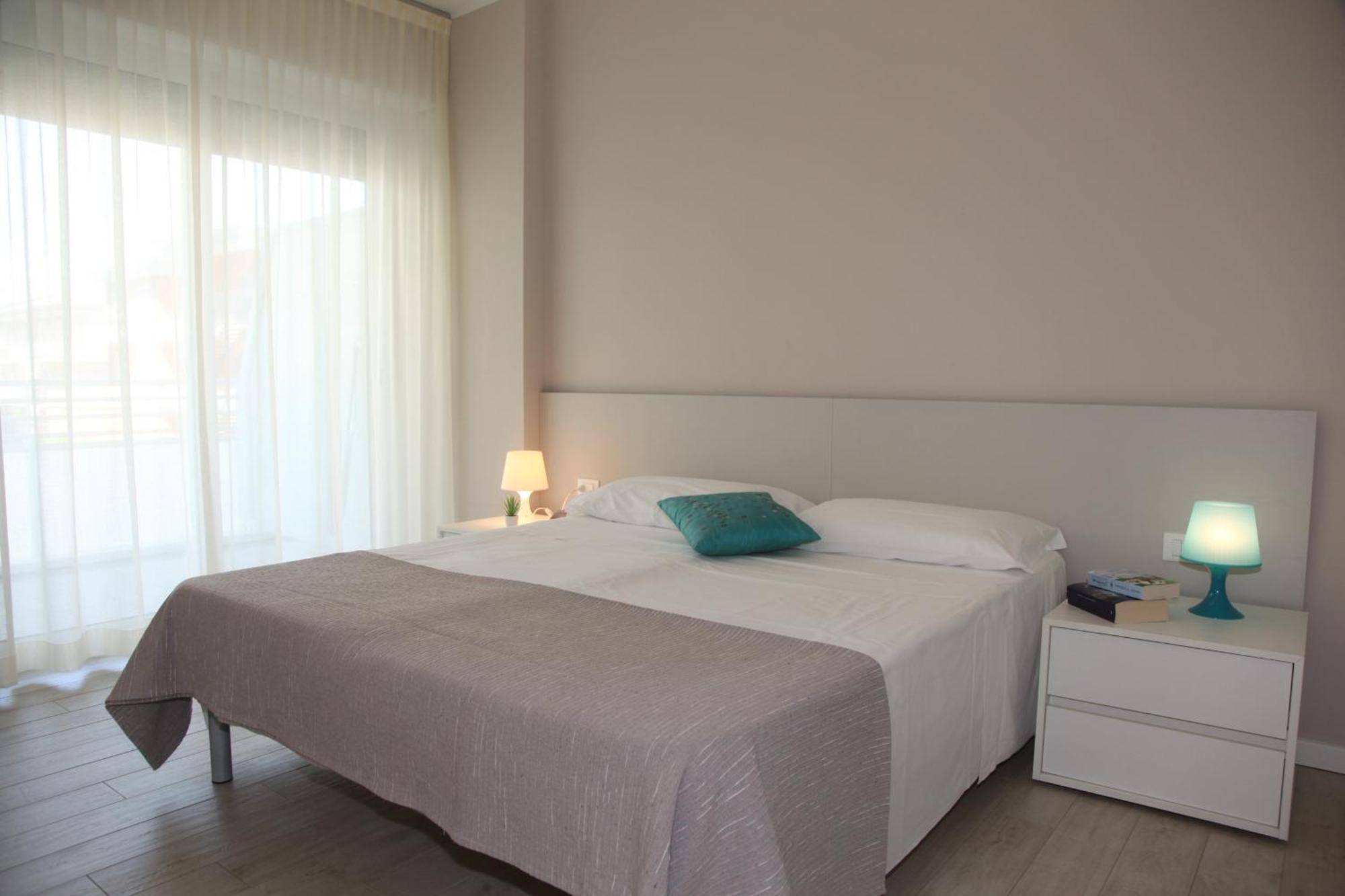 Hotel Luciana Бибионе Екстериор снимка