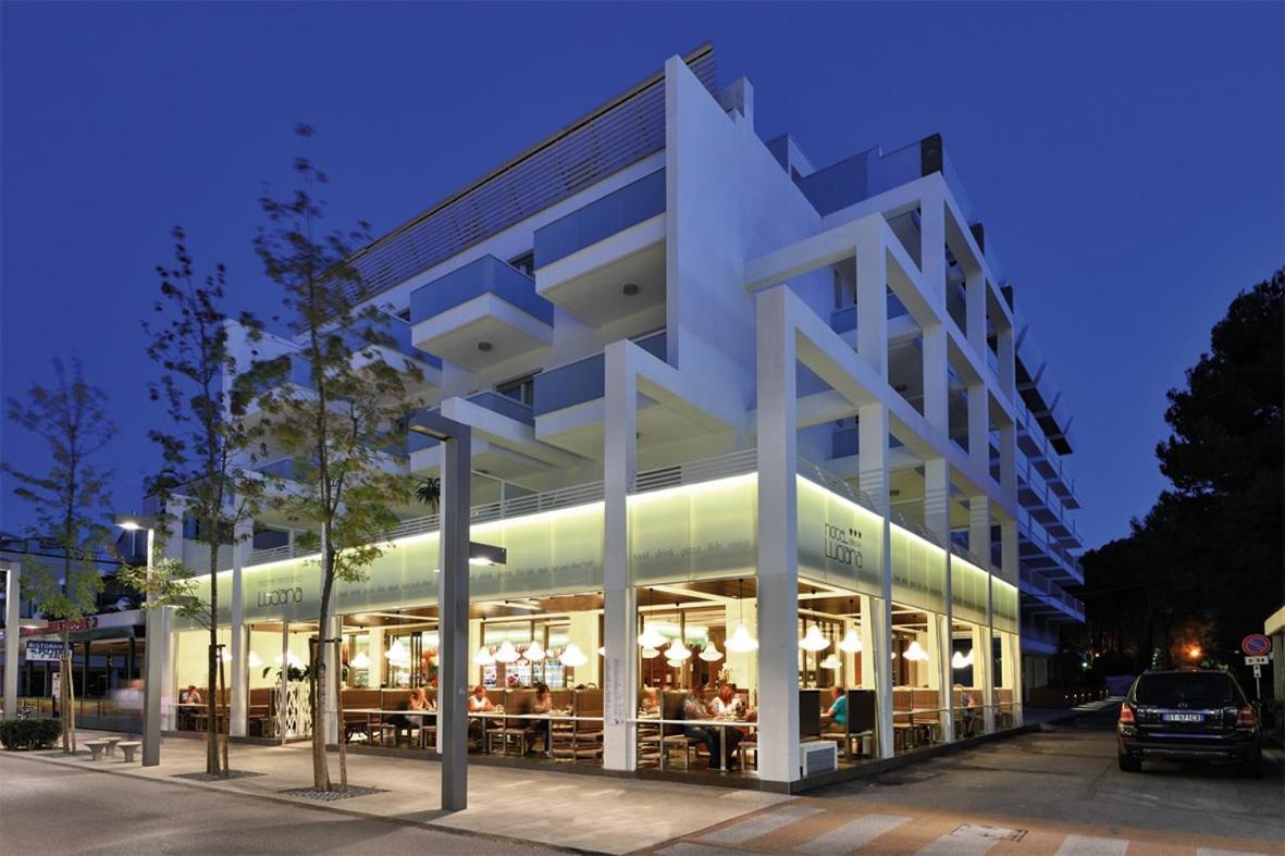 Hotel Luciana Бибионе Екстериор снимка